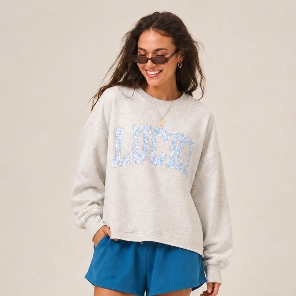 Lucki Clover Womens Sweatshirt M Grey Blue Floral Applique Raw Hem Oversized